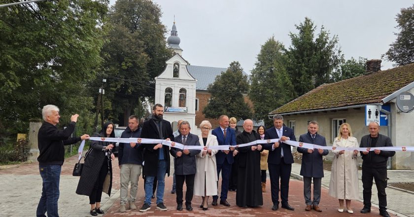 Bezpieczniej i wygodniej – nowa droga w Żębocinie oddana do użytku.